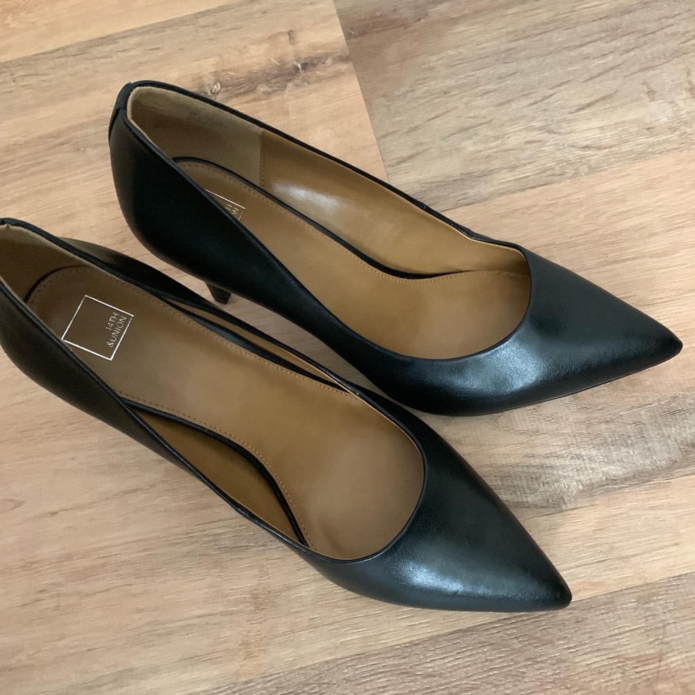 Black 14th and Union Pumps